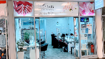 Mia Nails logo